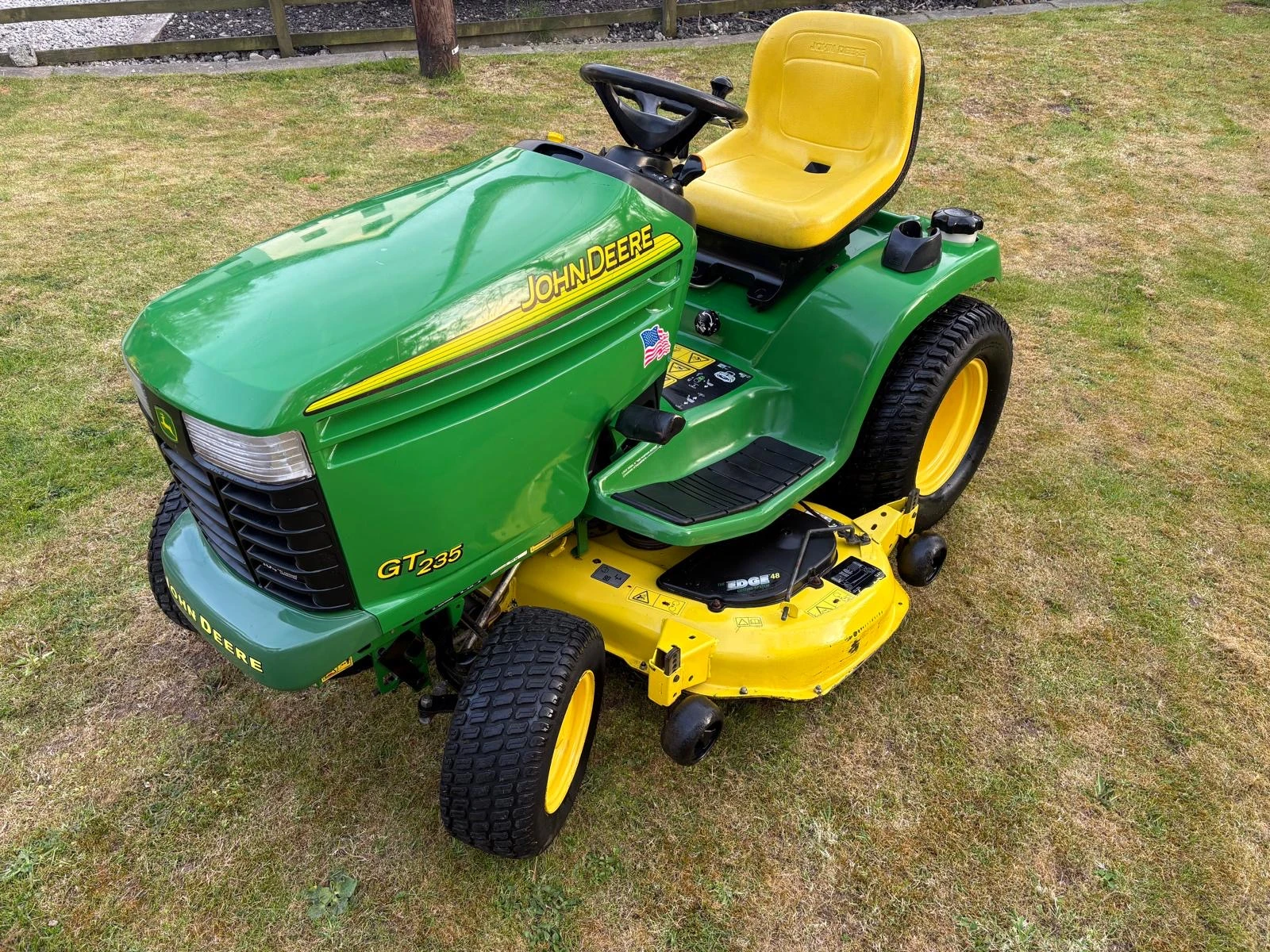John Deere gt235 ride on mower 